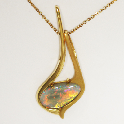 CUSTOM MADE 18k Yellow Gold Pendant with SEMI BLACK OPAL From candy red to ultra violet, top quality. SEE VIDEO